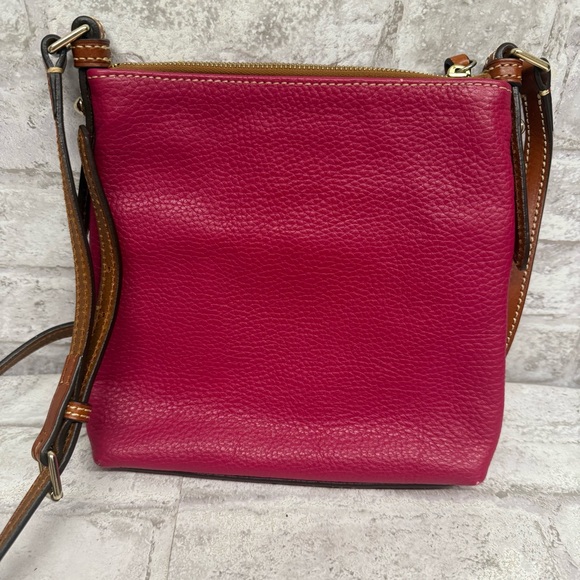 Dooney & Bourke Pebble Grain Letter Carrier Fuchsia Pink Crossbody‎ - Picture 4 of 12